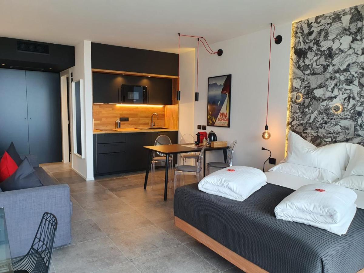 Visioni Lake View Boutique Rooms & Breakfast - Adults Friendly Riva del Garda Eksteriør billede